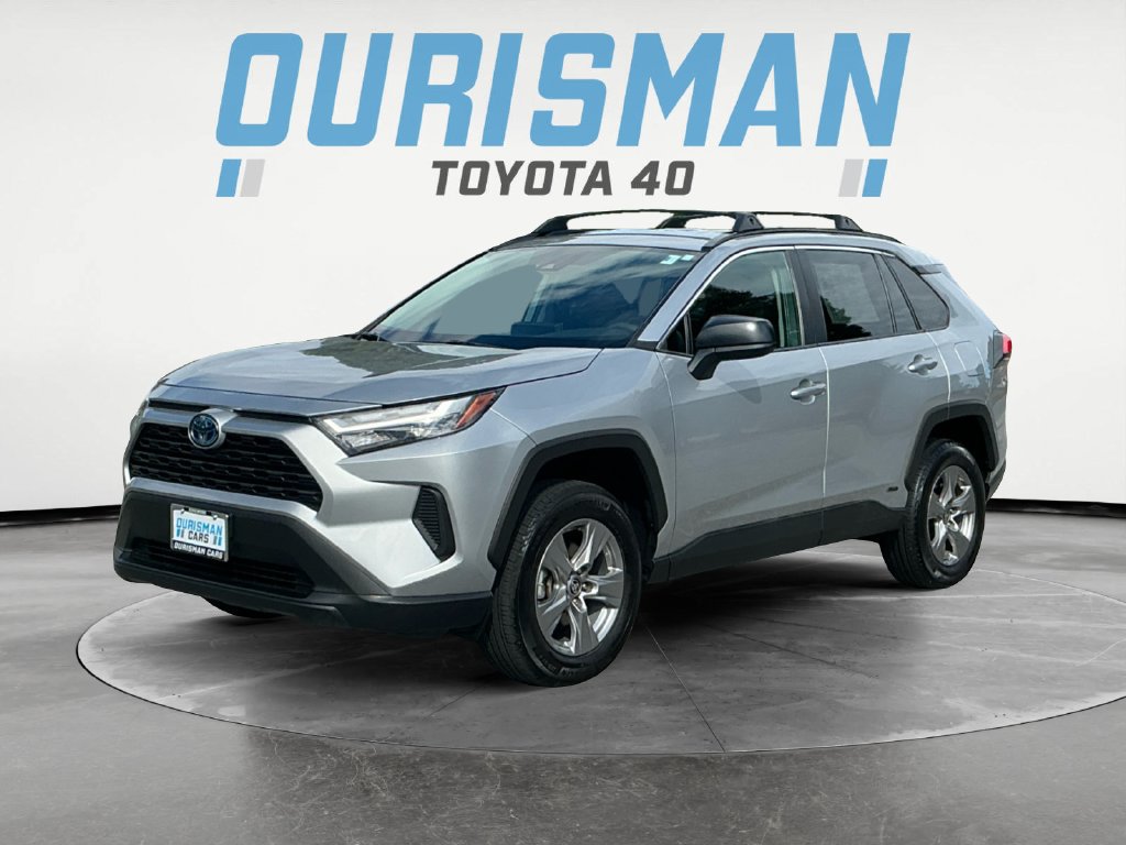 Used 2024 Toyota RAV4 LE AWD/4WD image 3