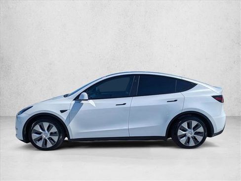 Used 2024 Tesla Model Y Long Range AWD/4WD image 9