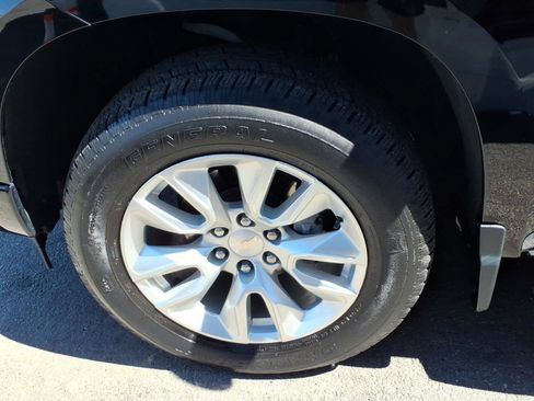 Used 2023 Chevrolet Silverado 1500 Custom AWD/4WD image 8