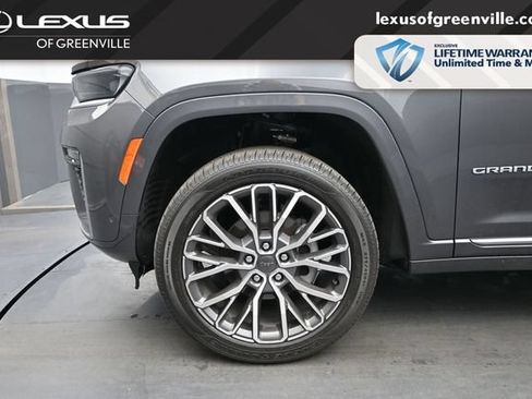Used 2026 Jeep Grand Cherokee Summit AWD/4WD image 9