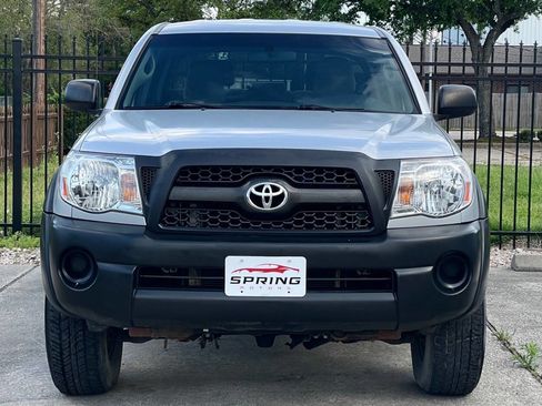 Used 2011 Toyota Tacoma PreRunner RWD image 2
