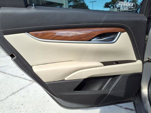 Used 2019 Cadillac XTS Luxury image 17