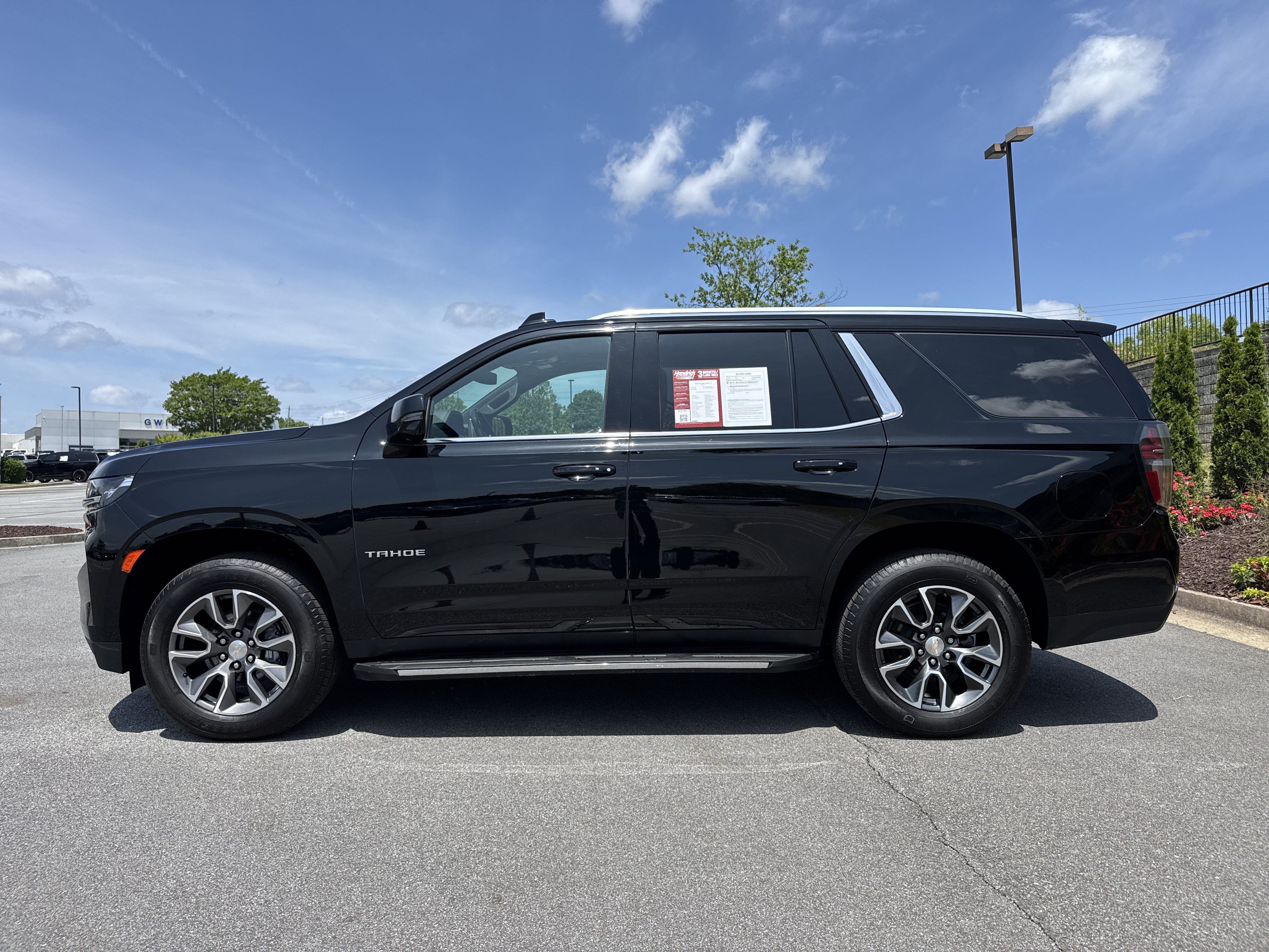 Used 2022 Chevrolet Tahoe LT w/ Luxury Package AWD/4WD image 7