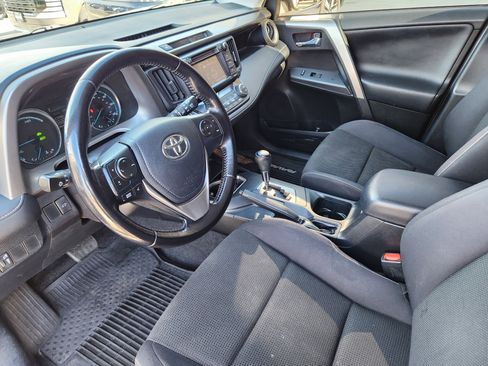 Used 2016 Toyota RAV4 XLE image 8