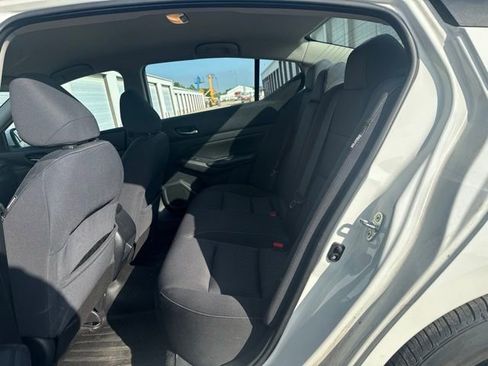 Used 2019 Nissan Altima 2.5 S FWD image 3