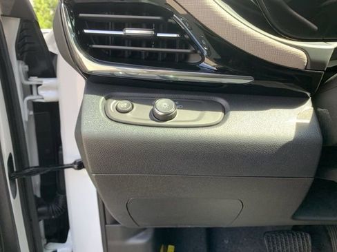 New 2025 Buick Envista Avenir image 19