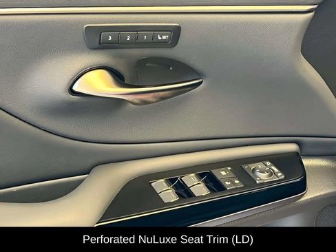 Used 2025 Lexus ES 350 w/ Premium Package image 14