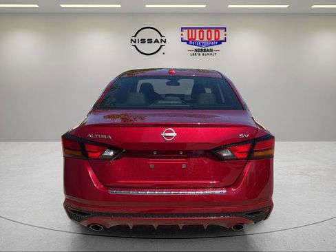 Used 2023 Nissan Altima 2.5 SV w/ SV Premium Package FWD image 3