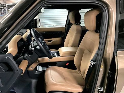 Certified 2025 Land Rover Defender 130 X-Dynamic SE AWD/4WD image 15