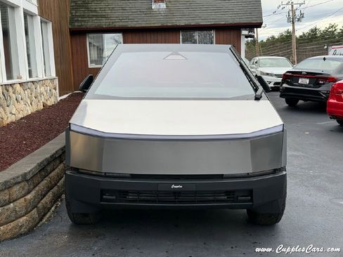 Used 2025 Tesla Cybertruck AWD Crew Cab image 13