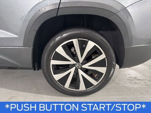 Used 2022 Volkswagen Taos SE image 11