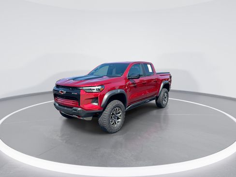 Used 2024 Chevrolet Colorado ZR2 w/ Technology Package AWD/4WD image 5