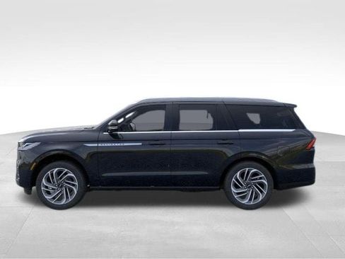 New 2026 Lincoln Navigator Reserve image 26