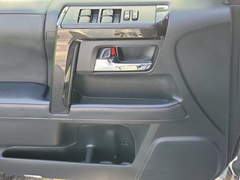 Used 2022 Toyota 4Runner TRD Off-Road Premium w/ Moonroof Package AWD/4WD image 15