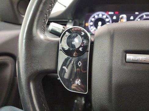 Used 2020 Land Rover Discovery Sport SE image 32