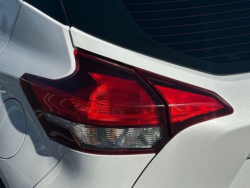 Used 2018 Nissan Kicks SV image 10