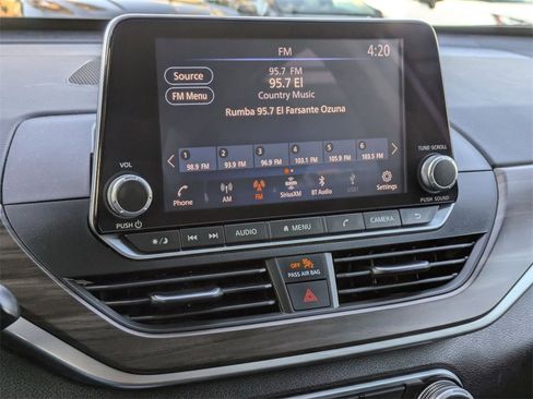 Used 2024 Nissan Altima 2.5 SV image 18