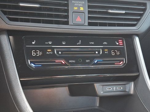 Used 2025 Volkswagen Jetta Sport FWD image 16