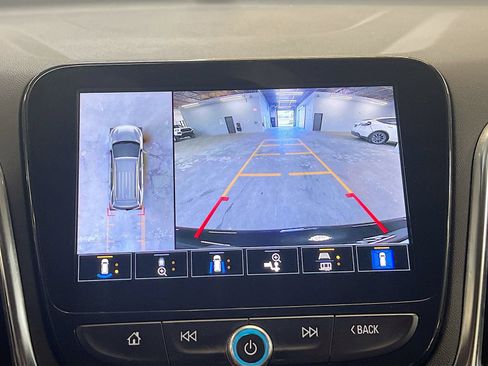 Used 2024 Chevrolet Equinox Premier AWD/4WD image 13