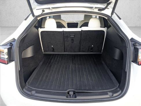Used 2022 Tesla Model Y Performance image 6