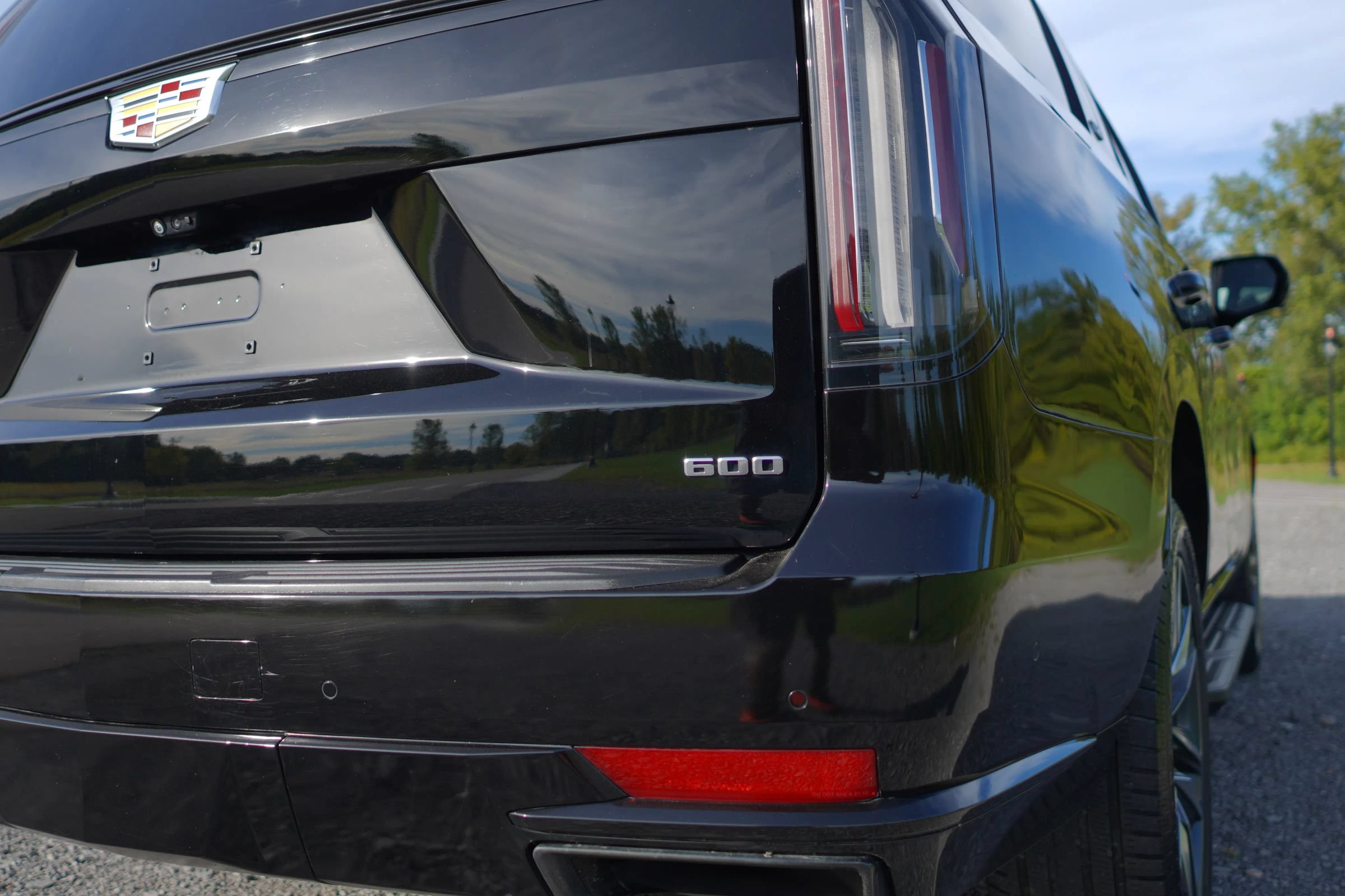 Used 2023 Cadillac Escalade Sport w/ Touring Package AWD/4WD image 8