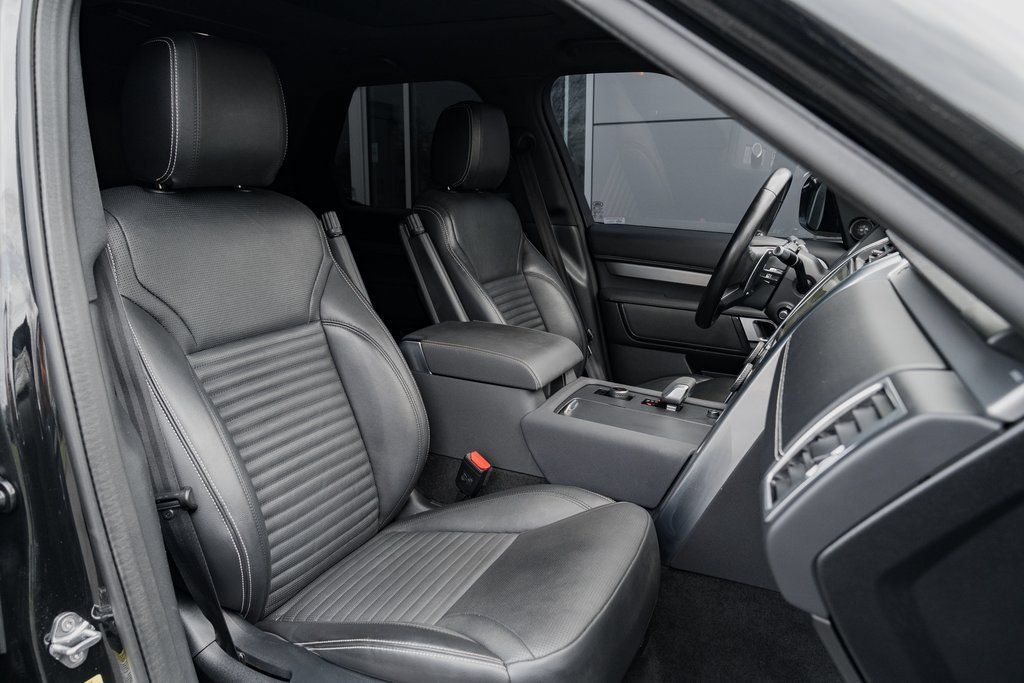 Used 2021 Land Rover Discovery S R-Dynamic AWD/4WD image 29