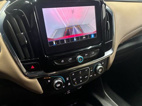 Used 2023 Chevrolet Traverse Premier image 15