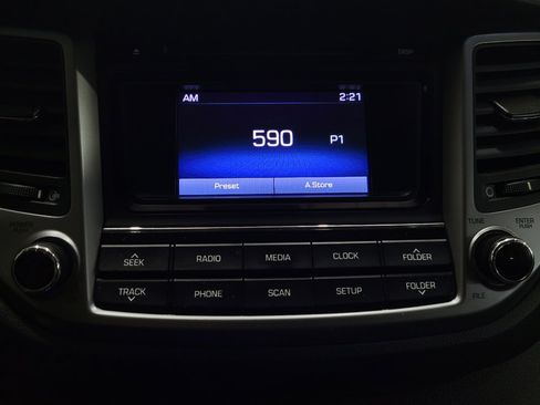 Used 2018 Hyundai Tucson SE AWD/4WD image 25