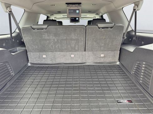 Used 2018 Chevrolet Suburban Premier AWD/4WD image 30