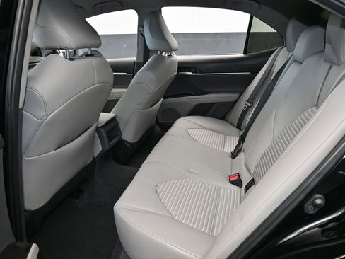 Used 2024 Toyota Camry SE image 31