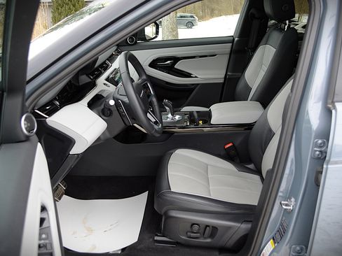 Used 2023 Land Rover Range Rover Evoque R-Dynamic SE image 13