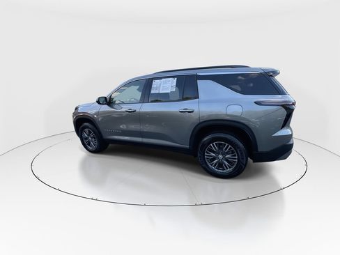 Used 2024 Chevrolet Traverse LT FWD image 6