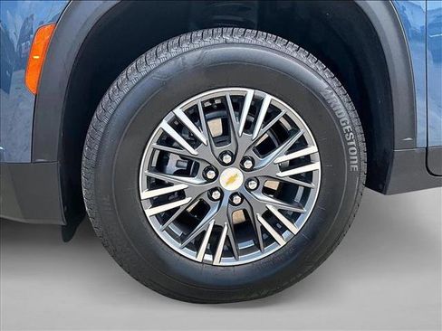 Used 2026 Chevrolet Traverse LT FWD image 10