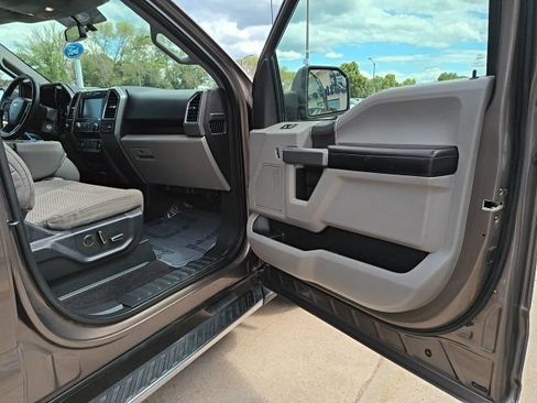 Used 2015 Ford F150 XLT w/ Equipment Group 302A Luxury AWD/4WD image 21