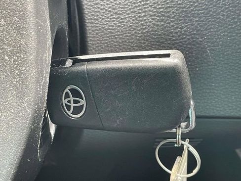Used 2021 Toyota Corolla LE FWD image 25