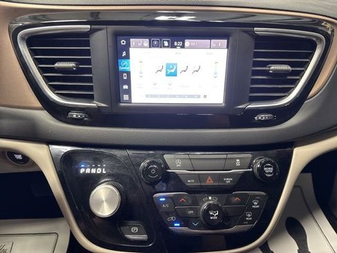 Used 2024 Chrysler Voyager LX FWD image 9