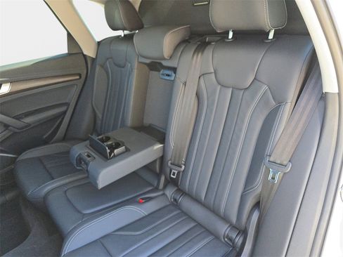 Certified 2025 Audi Q5 2.0T Premium Plus image 14