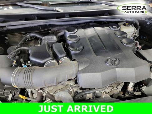 Used 2018 Toyota 4Runner TRD Off-Road AWD/4WD image 34