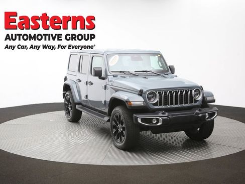 Used 2025 Jeep Wrangler Unlimited Sahara AWD/4WD image 50