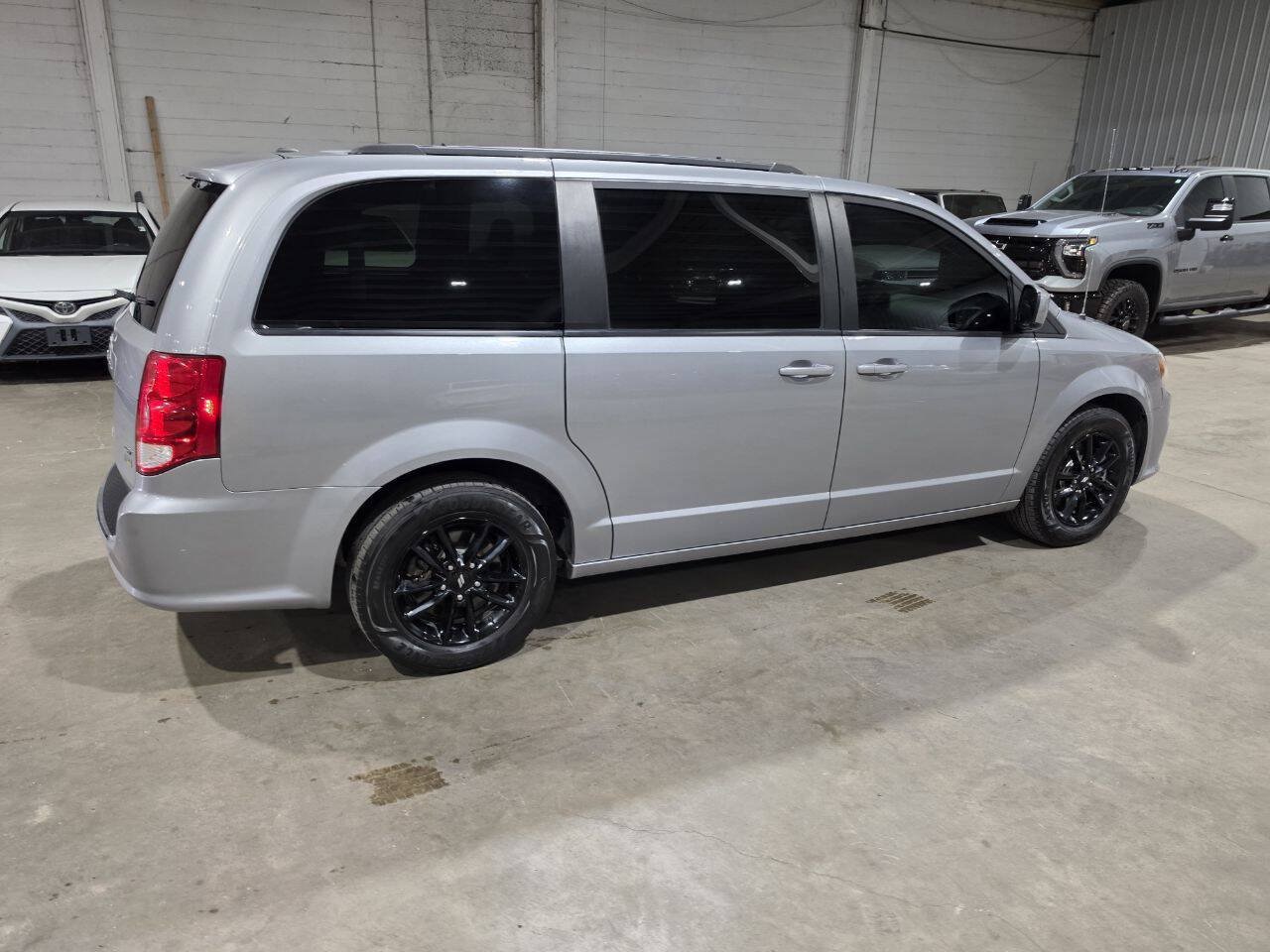 Used 2019 Dodge Grand Caravan GT FWD image 13