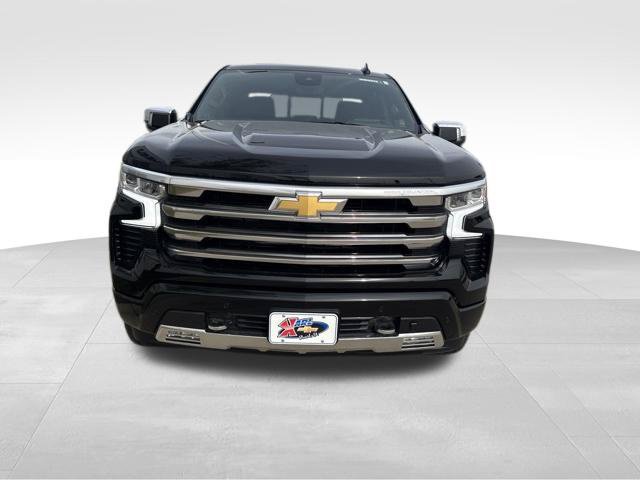Used 2026 Chevrolet Silverado 1500 High Country w/ High Country Premium Package AWD/4WD image 2