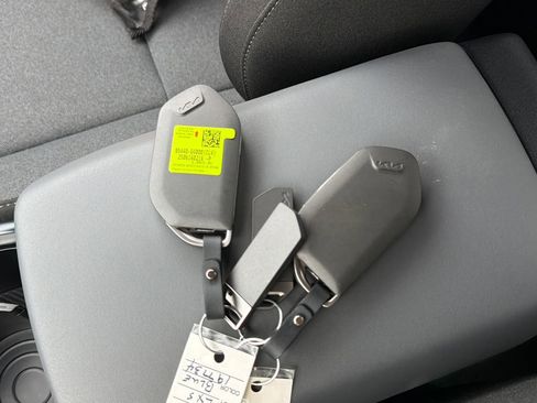 Used 2025 Kia K4 FWD image 58