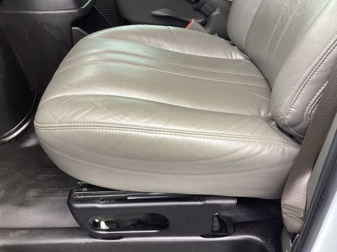 Used 2023 Chevrolet Express 3500 LS RWD image 13