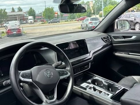 Certified 2025 Volkswagen Atlas Cross Sport SEL Premium R-Line AWD/4WD image 28