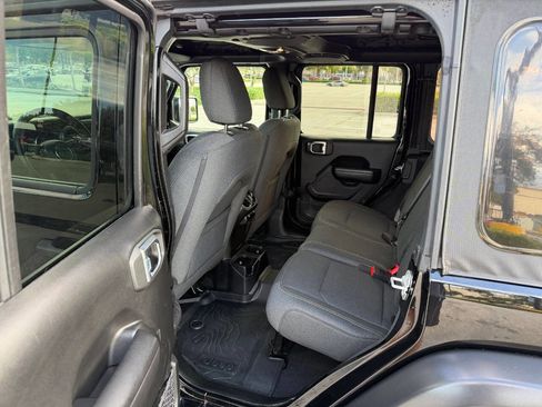 Used 2021 Jeep Wrangler Unlimited Sport image 10