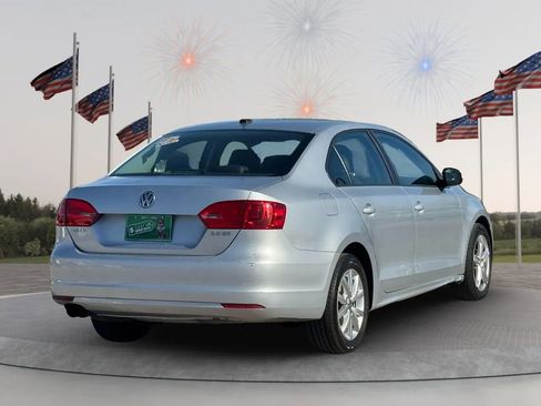 Used 2011 Volkswagen Jetta SE image 5