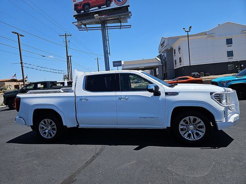 Used 2023 GMC Sierra 1500 Denali w/ Technology Package AWD/4WD image 6