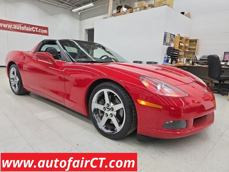 Used 2007 Chevrolet Corvette Coupe w/ Preferred Equipment Group RWD image 1