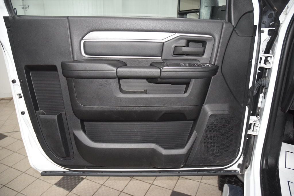 Used 2024 RAM 5500 Tradesman AWD/4WD image 33