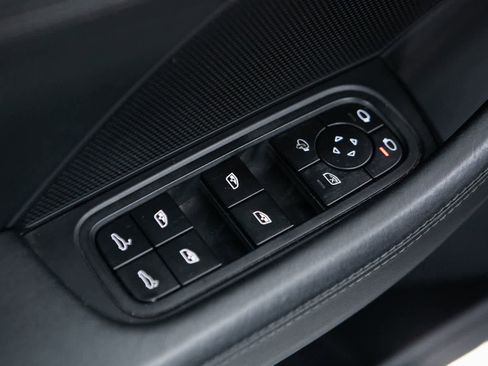 Used 2022 Porsche Panamera 4S AWD/4WD image 18